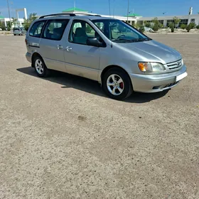 Toyota Sienna 2002