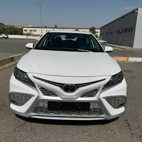 Toyota Camry 2020