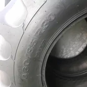 Traktor 460/85R30 280/85R24