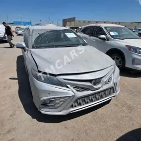 Toyota Camry 2021