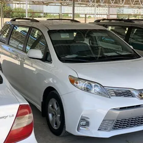 Toyota Sienna 2020