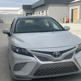 Toyota Camry 2021