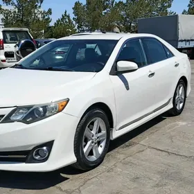 Toyota Camry 2012
