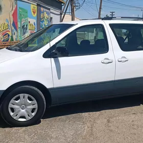 Toyota Sienna 2002