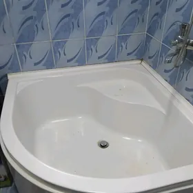 ванна угловая