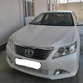 Toyota Camry 2014