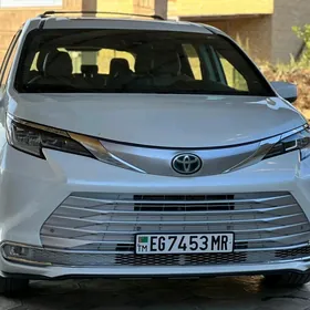 Toyota Sienna 2021