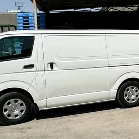 Toyota Hiace 2012