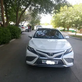 Toyota Camry 2020