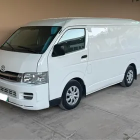 Toyota Hiace 2010