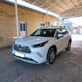 Toyota Highlander 2022