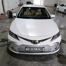 Toyota Camry 2022