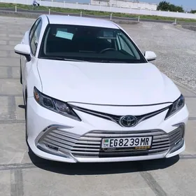 Toyota Camry 2021