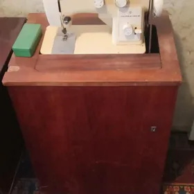 Швейная машинка