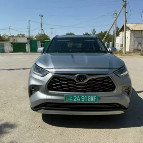 Toyota Highlander 2021