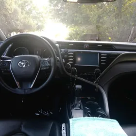 Toyota Camry 2018