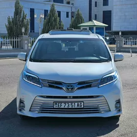Toyota Sienna 2017