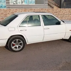Mercedes-Benz 230E 1994