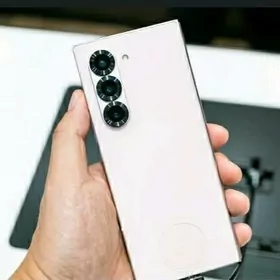 Z Fold 7 KREDIT