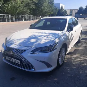 Lexus ES 2022