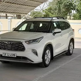 Toyota Highlander 2020