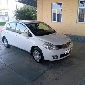 Nissan Versa 2010