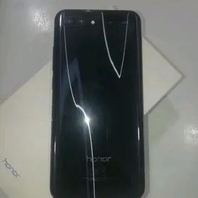 Телефон Honor 10