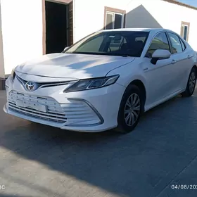 Toyota Camry 2021