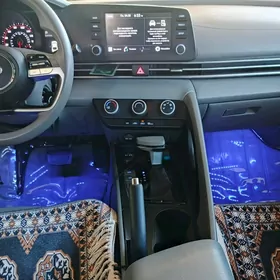 Hyundai Elantra 2021