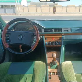 Mercedes-Benz E280 1990