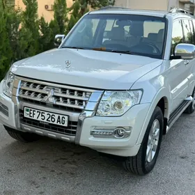 Mitsubishi Pajero 2016