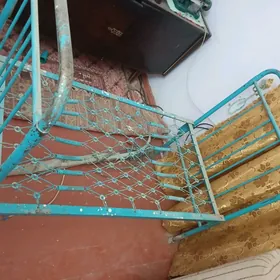 пружиновая кровать