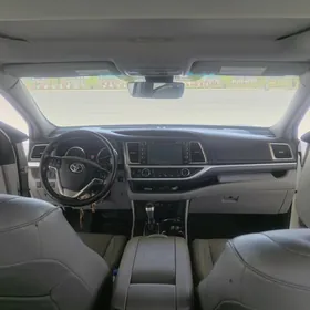 Toyota Highlander 2019