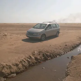 Toyota Sienna 2000
