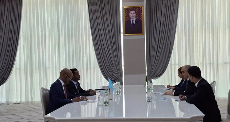 Türkmenistanyň we Somaliniň daşary işler ministrleriniň orunbasarlary hyzmatdaşlygy giňeltmek meselelerini maslahatlaşdylar