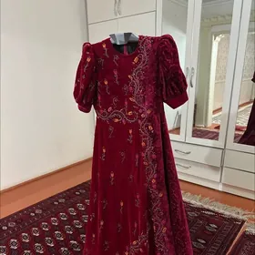 gyzyl toy koynek
