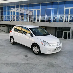Nissan Versa 2012