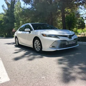 Toyota Camry 2018