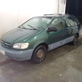 Toyota Sienna 1999