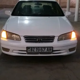 Toyota Camry 2000