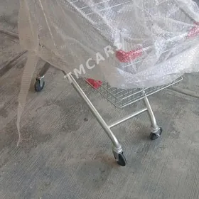 Markedler üçin araba