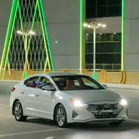 Hyundai Elantra 2019
