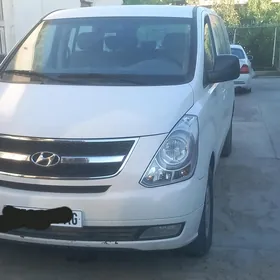 Hyundai H-1 2015