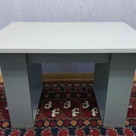 журнальный или кофейный столик