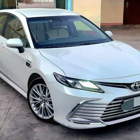 Toyota Camry 2021