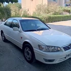 Toyota Camry 2001