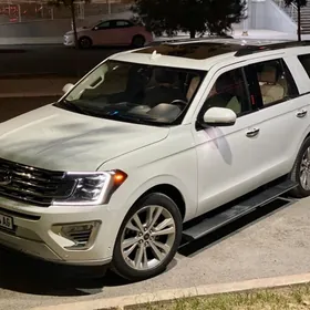 Ford Expedition 2021