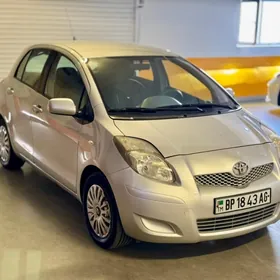 Toyota Yaris 2011