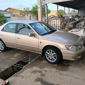 Toyota Camry 2000