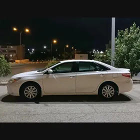 Toyota Camry 2016